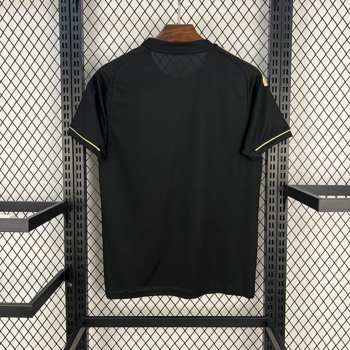 Liverpool 25-26 | Black & Gold Edition