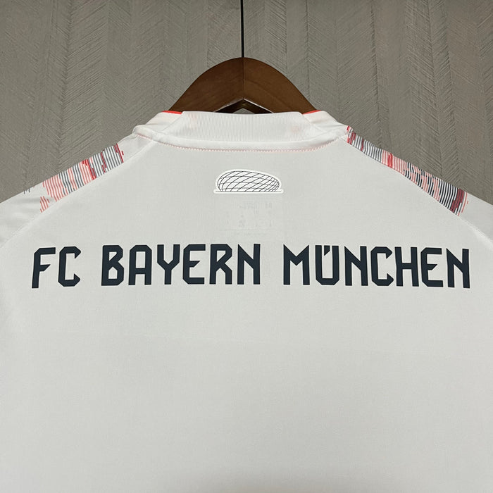 Bayern Munich 25-26 | Away